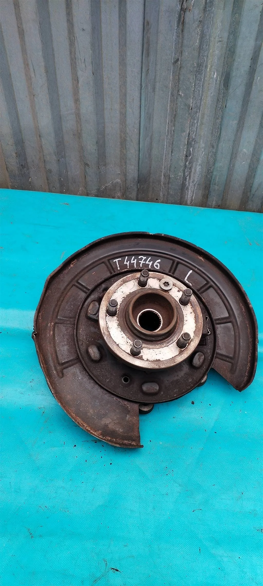 Кулак  задний левый Land Rover RANGE ROVER SPORT