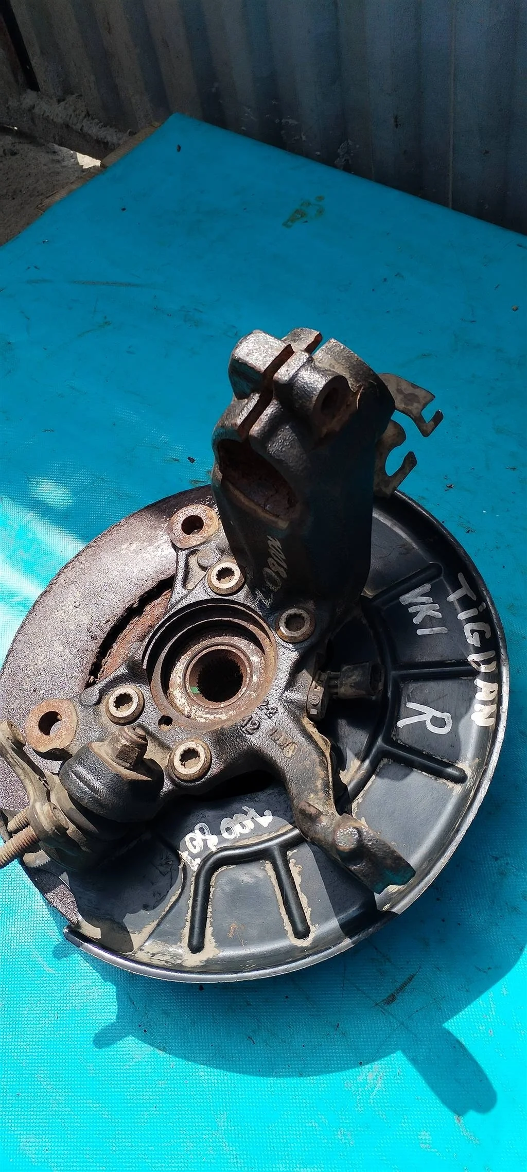 Кулак поворотный передний правый VW Tiguan (2011-