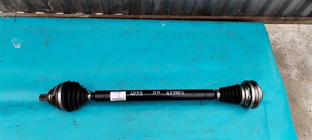 Приводной вал передний правый VW Passat B8