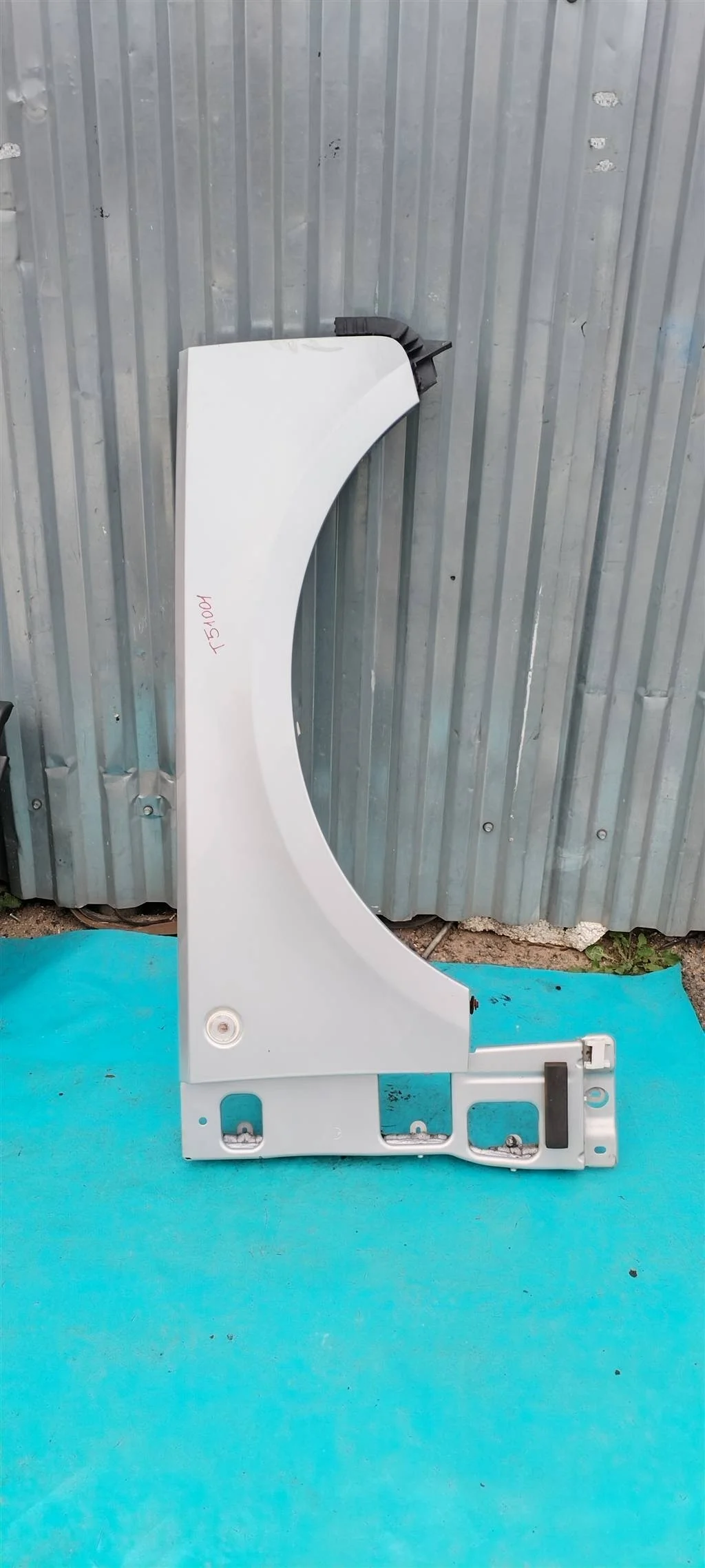 Крыло переднее правое Land Rover Range Rover III