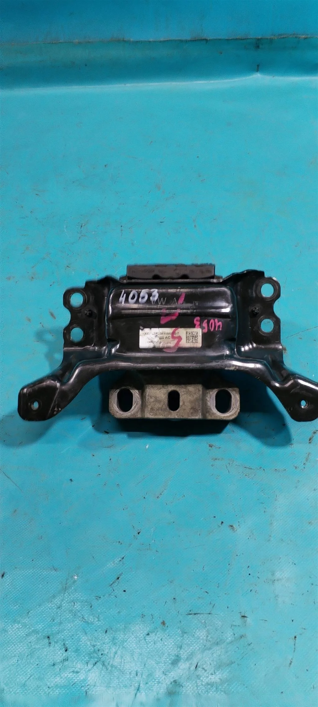 Опора двигателя VW Passat B8