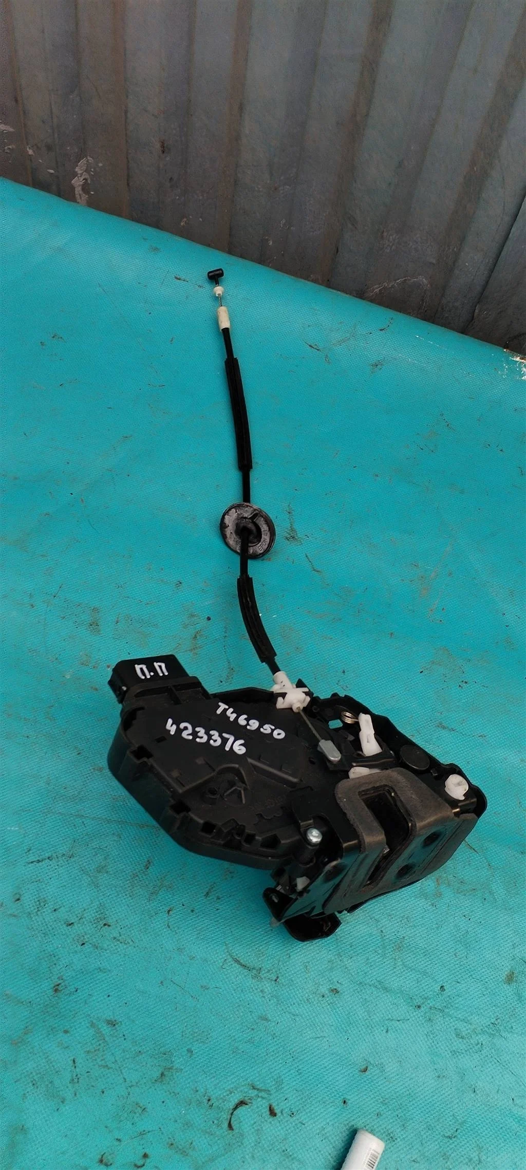 Замок двери передней правой Land Rover RANGE ROVE