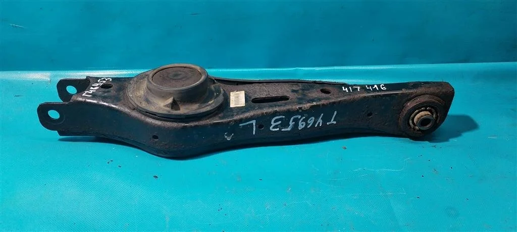 Рычаг задний нижний левый Kia Sorento XM (2009-20