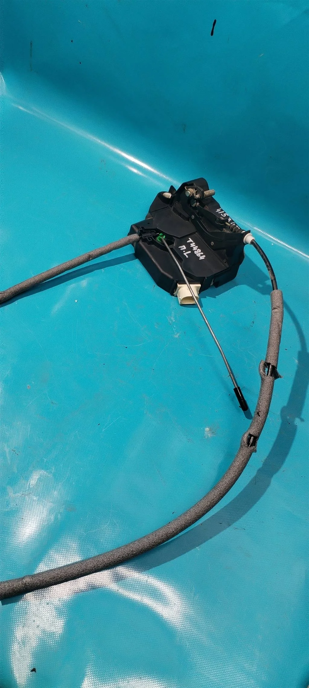 Замок двери передней левой Land Rover Range Rover