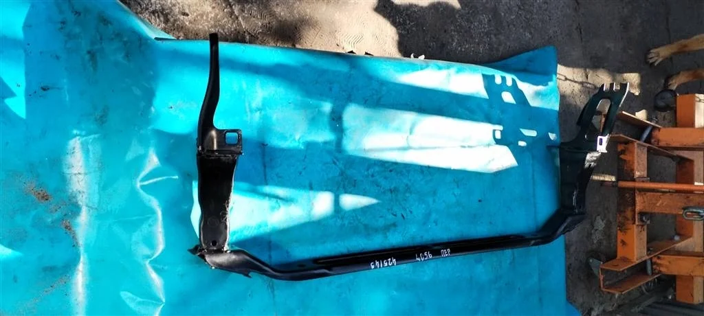 Балка под радиатор Volvo XC60 (2008-2017)