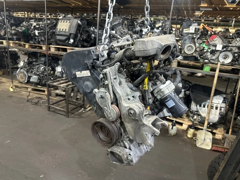 Двигатель Volkswagen Passat 523212325 AWM