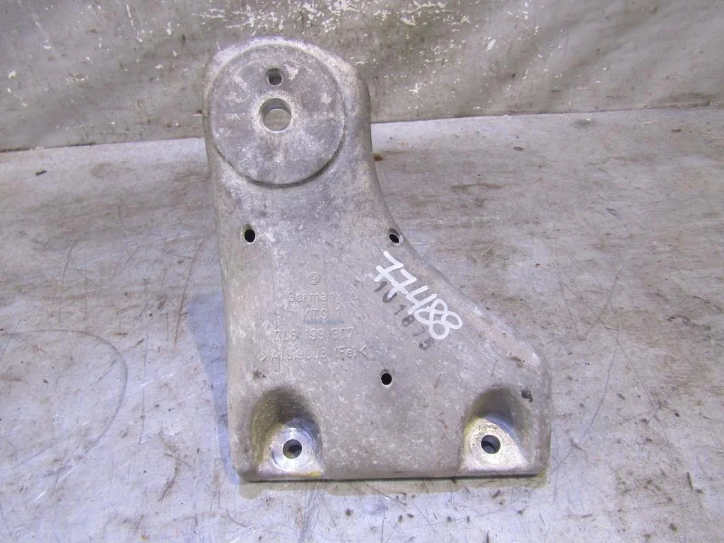 Кронштейн двигателя левый VW Touareg 2002-2010  [7L6199307]  4.2 V8 AXQ в Вологде