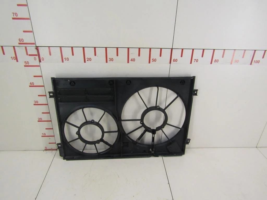 Диффузор вентилятора VW Passat (B6) 2005-2010  [1K0121205AB]  2.0 CBA в Вологде