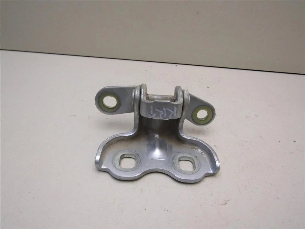 Петля двери Chevrolet Cobalt 2011-2015  [13505399]  1.5 16V B15D2 в Вологде