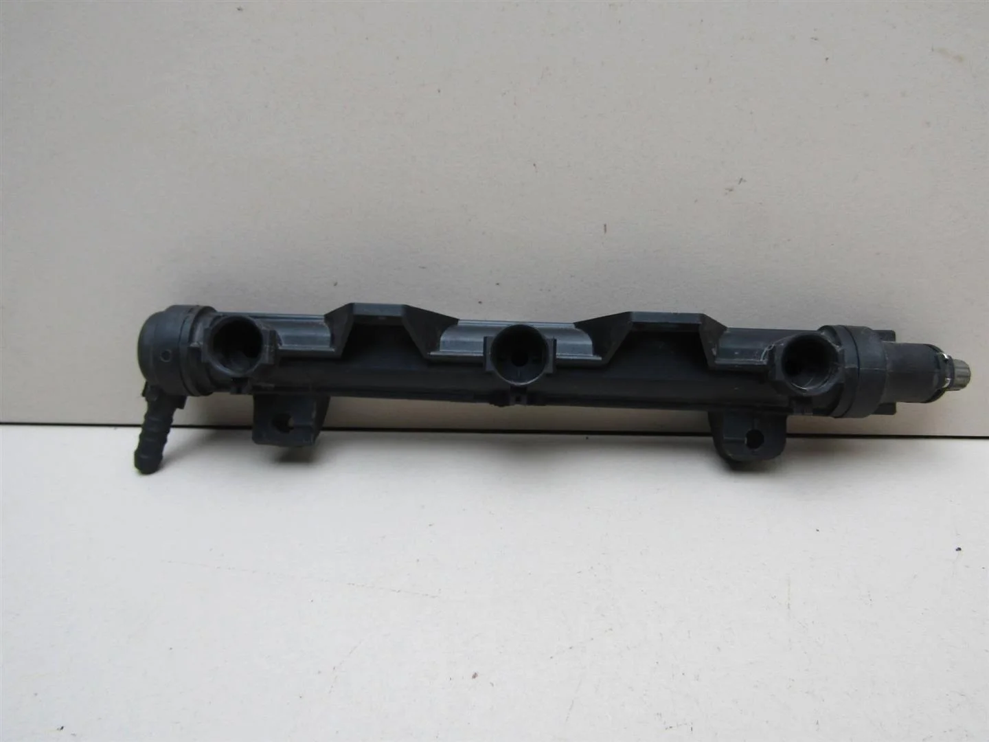 Рейка топливная (рампа) Skoda Rapid 2013-2020  [03E133320A]  1.2 CGPC в Вологде