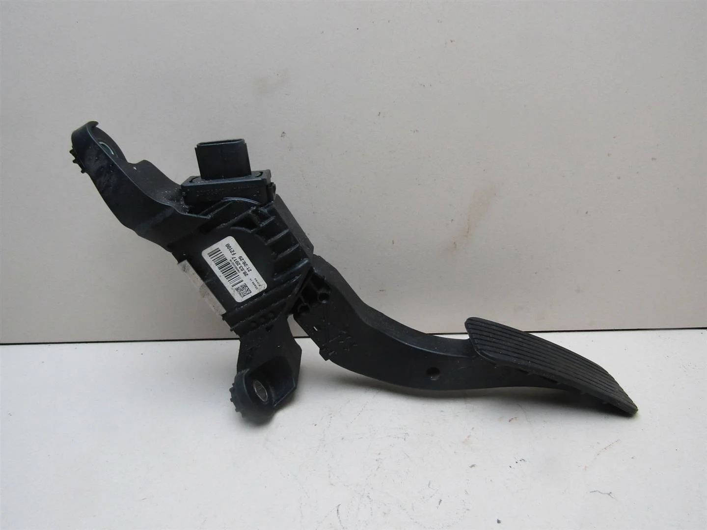 Педаль газа Hyundai Solaris 2017>  [32700F2100]  1.6 G4FG  в Вологде