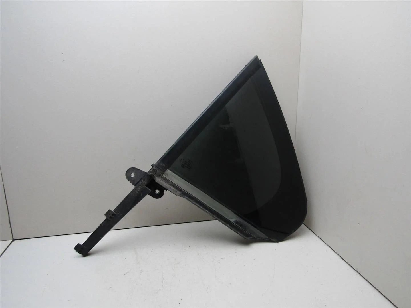 Стекло двери задней левой (форточка) Skoda Rapid 2013-2020  [5JA845213D]  в Вологде