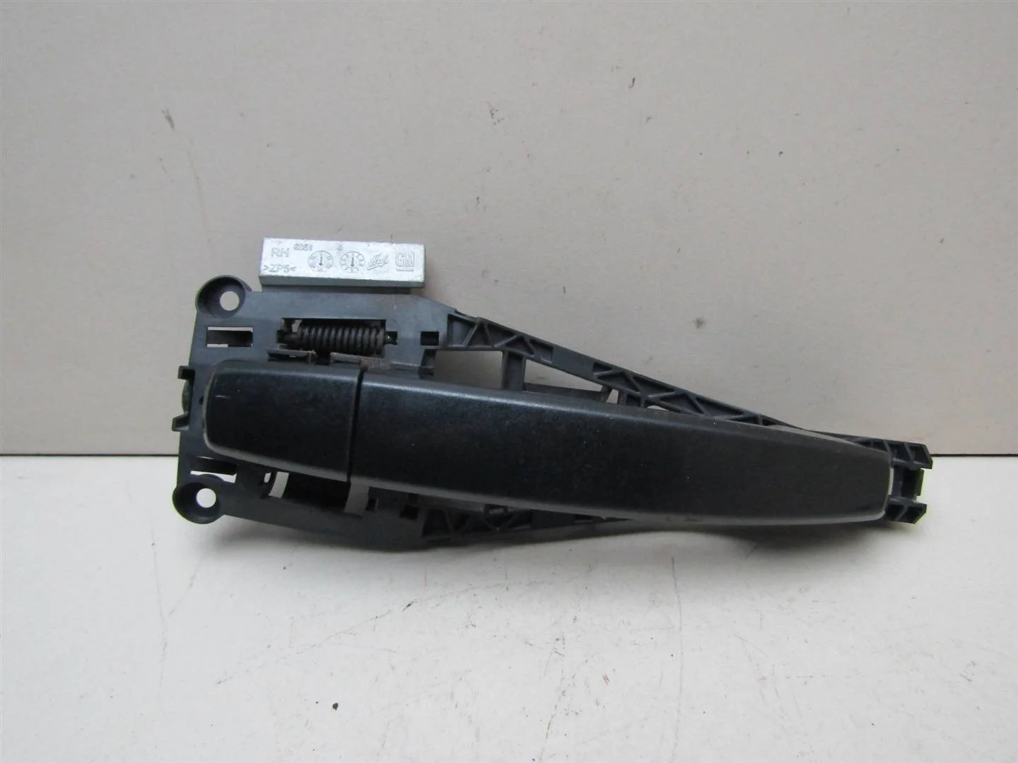 Ручка двери задней наружная правая Opel Insignia 2008-2017  [92233089]  2.0 A20DTH в Вологде