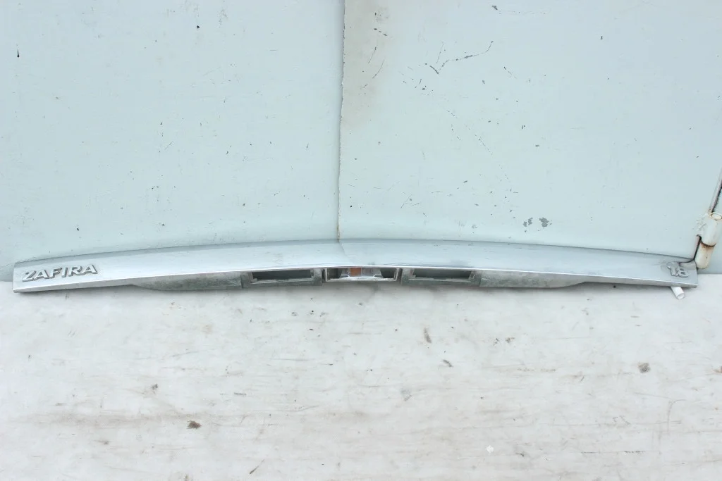 Молдинг крышки багажника Opel Zafira B ZbМБ11