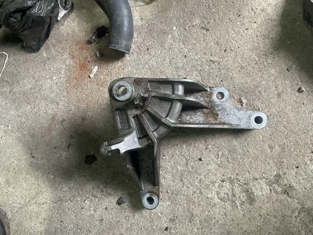 кронштейн акпп задний opel astra J chevrolet cruze