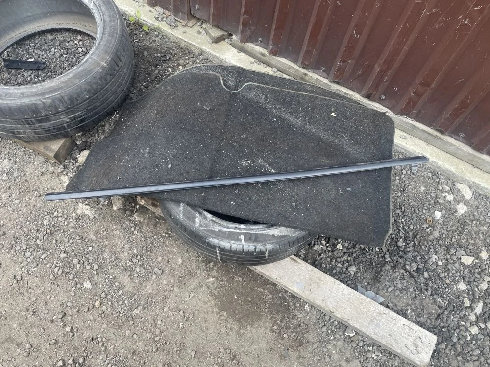 молдинг бархотка передняя правая nissan tiida C11