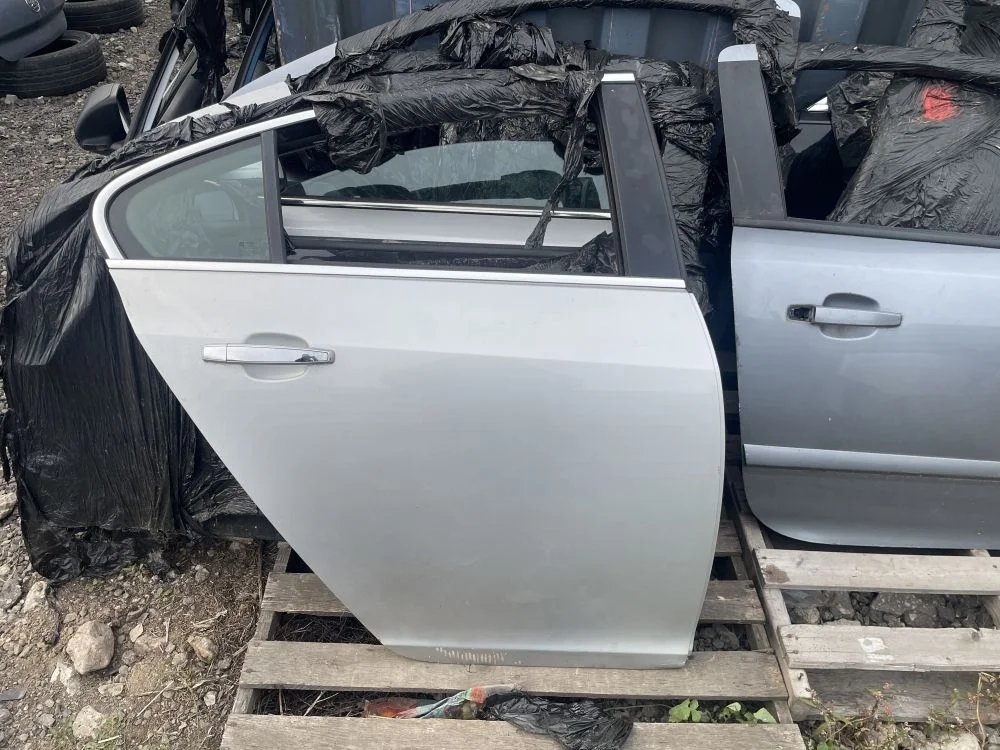 дверь задняя правая opel insignia A