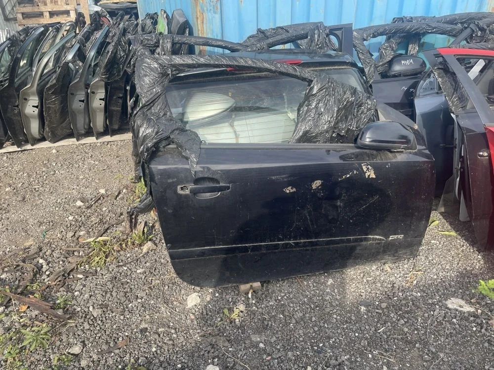 Дверь правая Opel astra h  GTC 3d голая