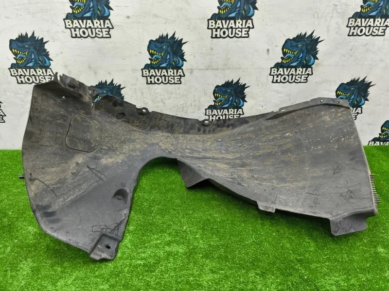 Подкрылок передний левый volkswagen Passat 2016 3G0805969E B8 CZE, задний