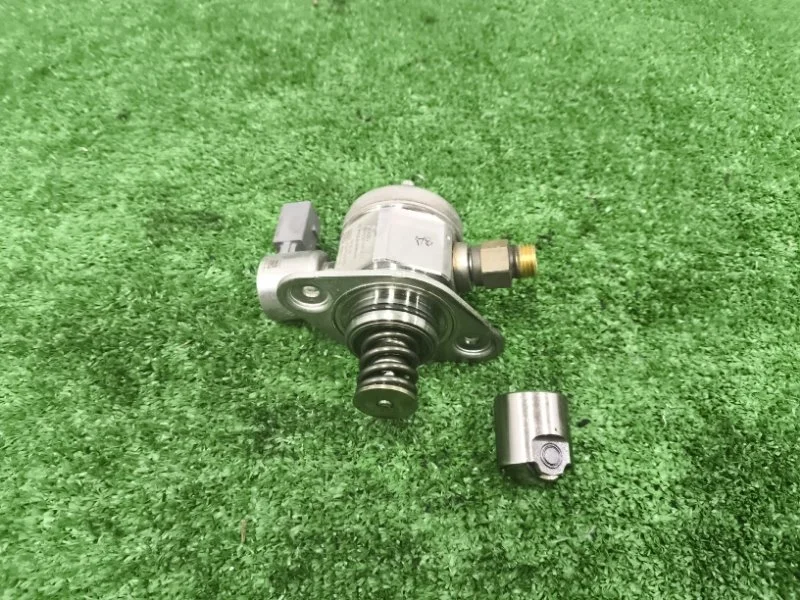 Топливный насос высокого давления volkswagen Passat 2009 06H127025N B6 BZB