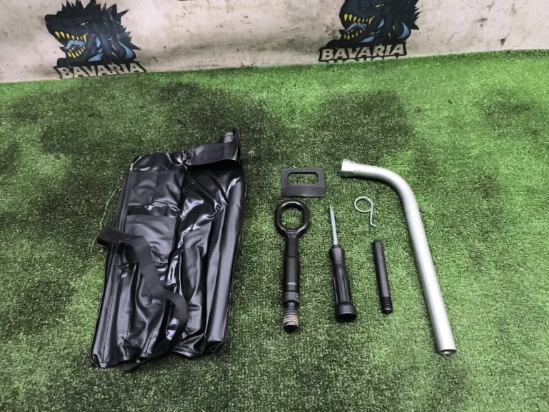 Набор инструментов Audi A3 2013 8N0012219 8V CJS