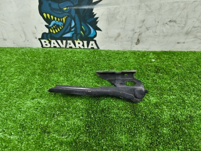 Петля капота левая Audi A3 2009 8P0823301B 8P CDA