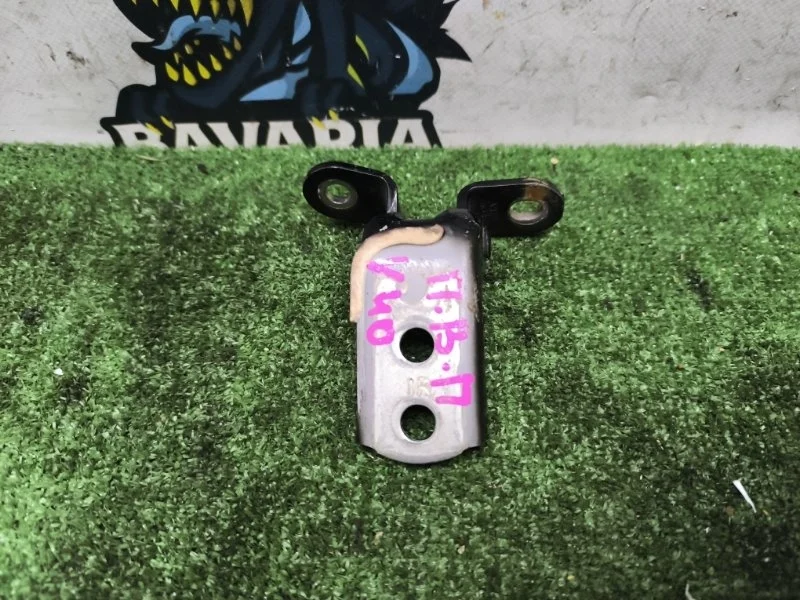 Петля двери верхняя Toyota Camry 2009 6871012151 40 2AZ-FE, передняя правая