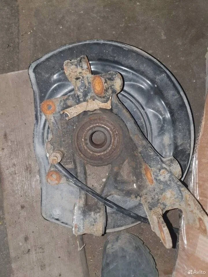 Кулак  задний правый Audi Q7 4L рестайлинг (2009—2015)