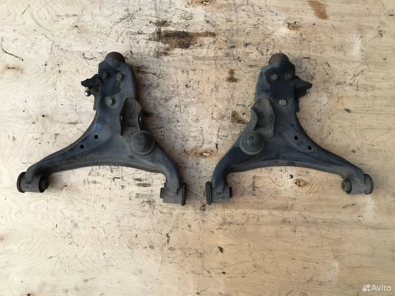 Рычаг передний нижний mitsubishi pajero 4