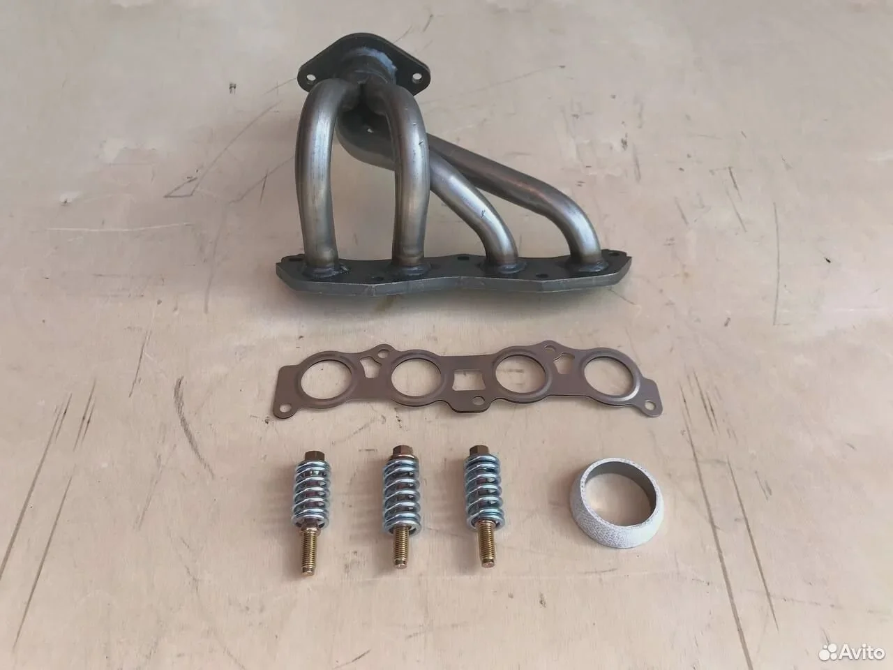 Выпускной коллектор комплект toyota yaris vitz 1.0