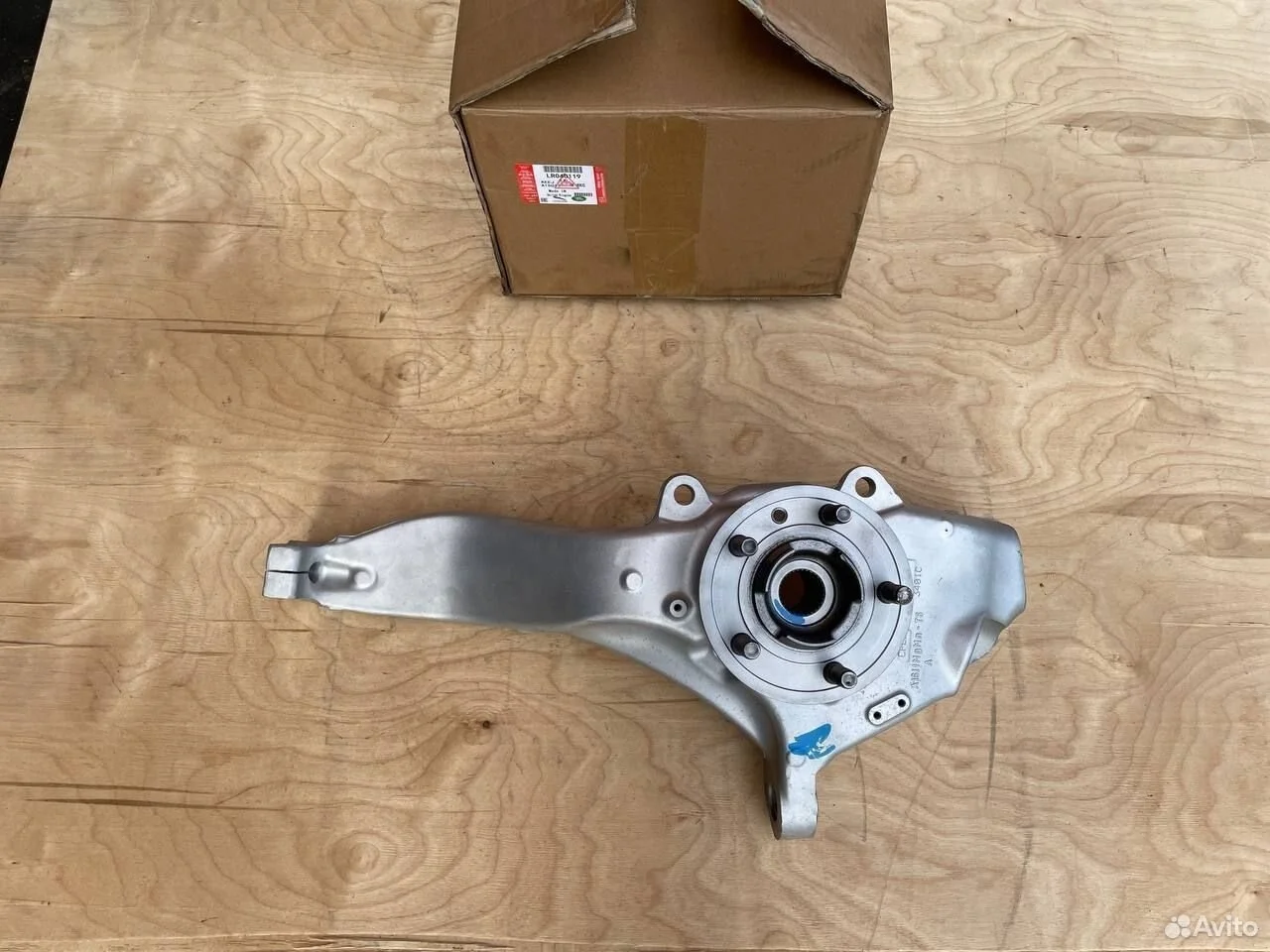 Поворотный кулак левый range rover sport discovery