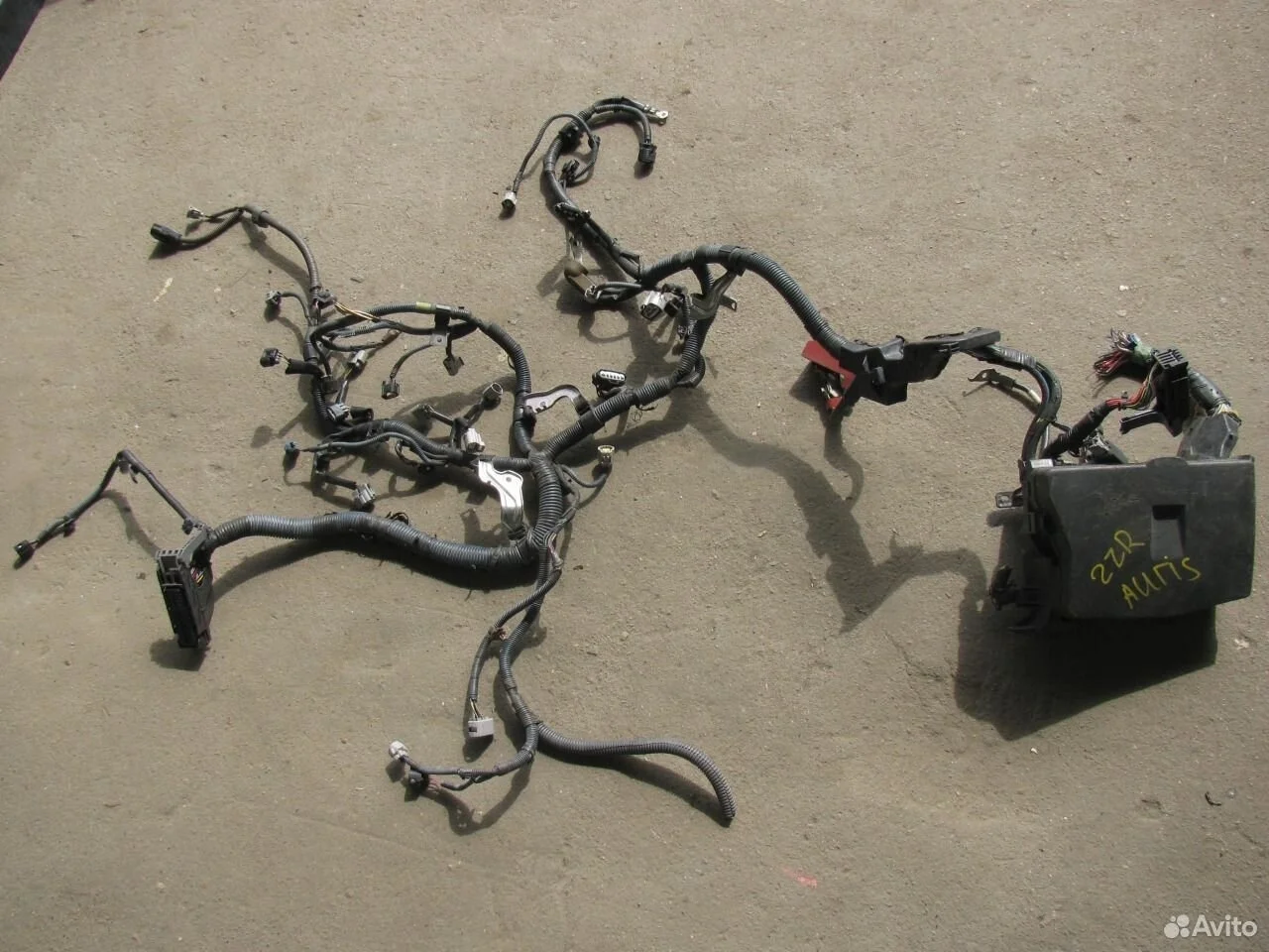 Блок предохранителей коса toyota corolla auris 150