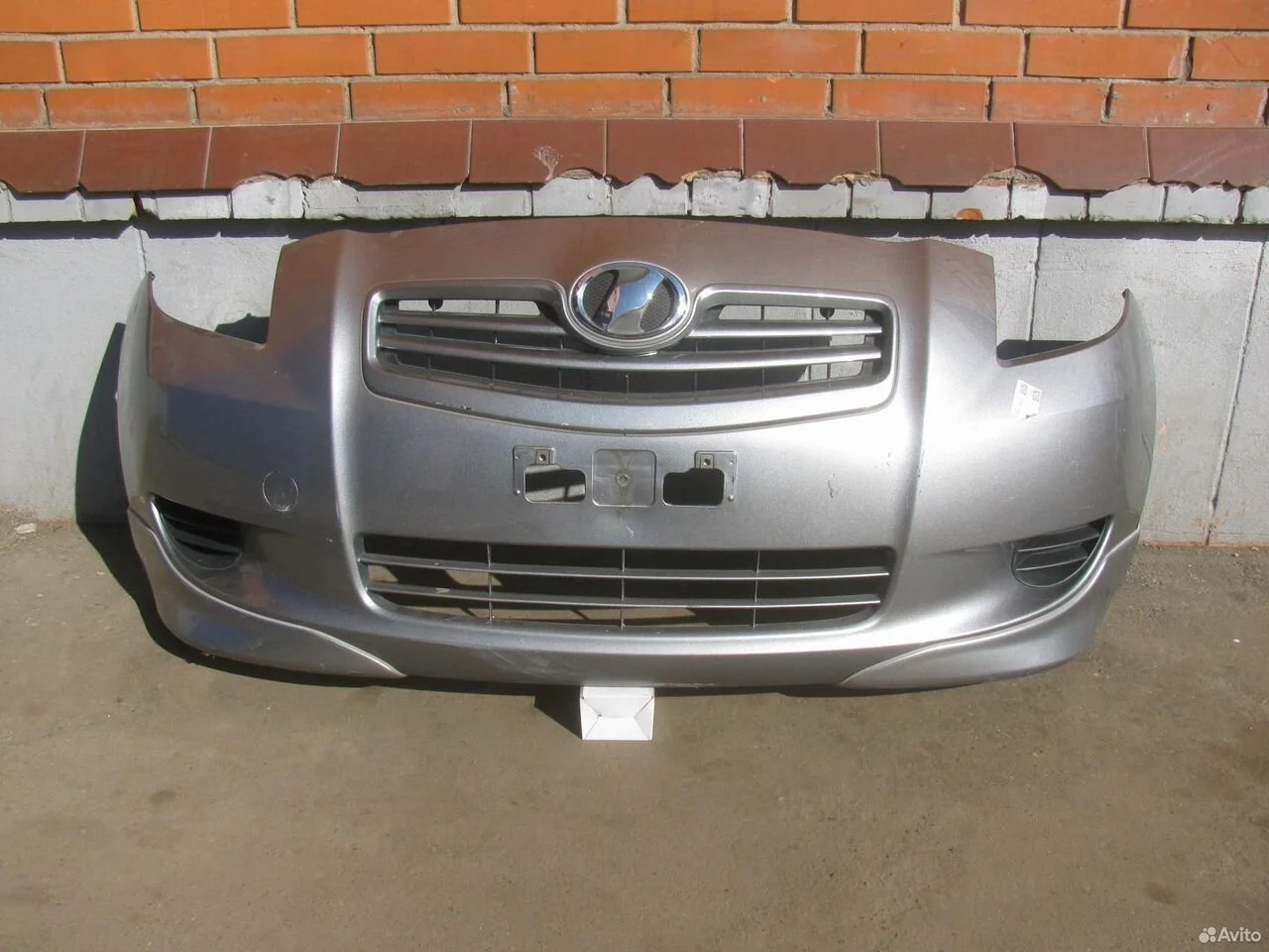 Передний бампер с обвесом toyota yaris scp90