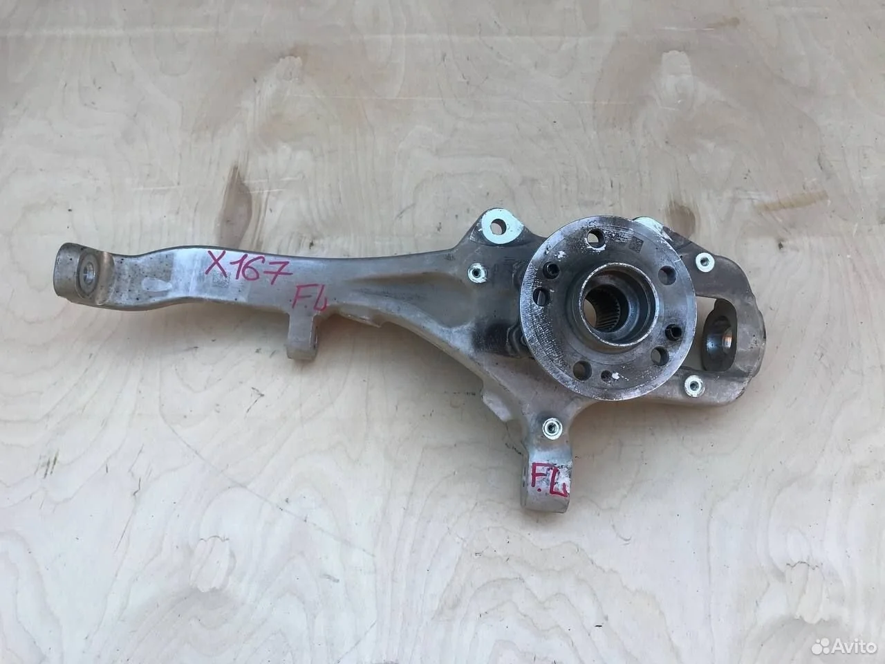 Кулак передний левый mercedes gle gls x167 c167
