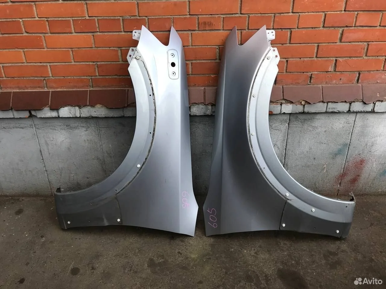 Крыло переднее левое mitsubishi pajero 4 v97w