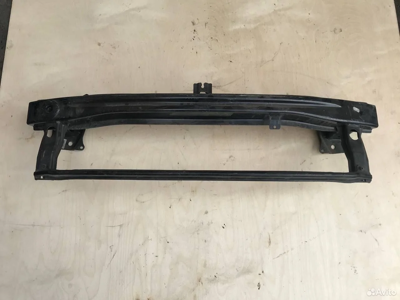 Усилитель переднего бампера volkswagen touran 11-1