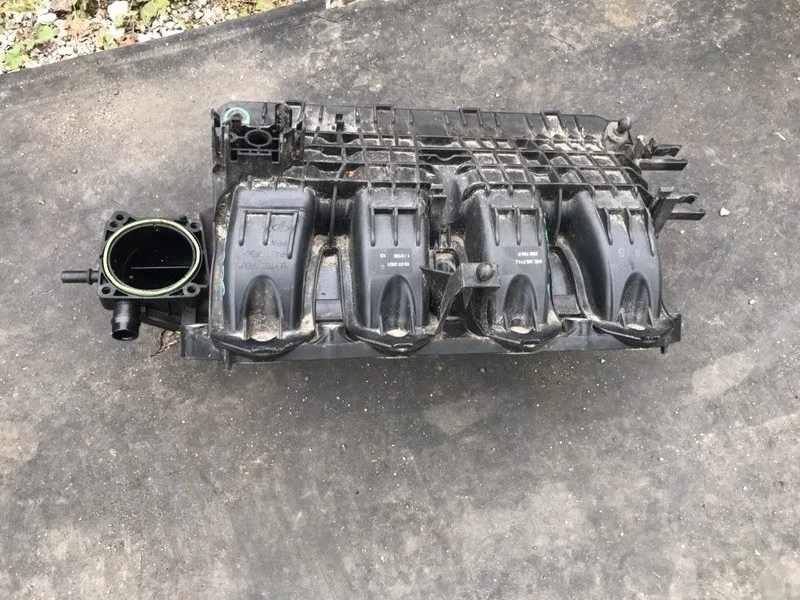 Коллектор впускной Volkswagen Taos 04E129711L