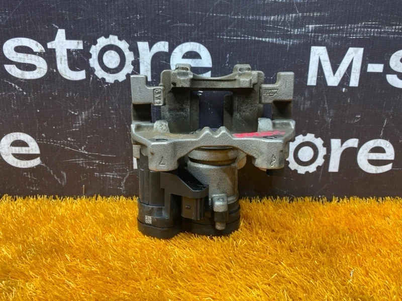 Суппорт Audi A3 2014 8V0615424 8V CXS, задний правый