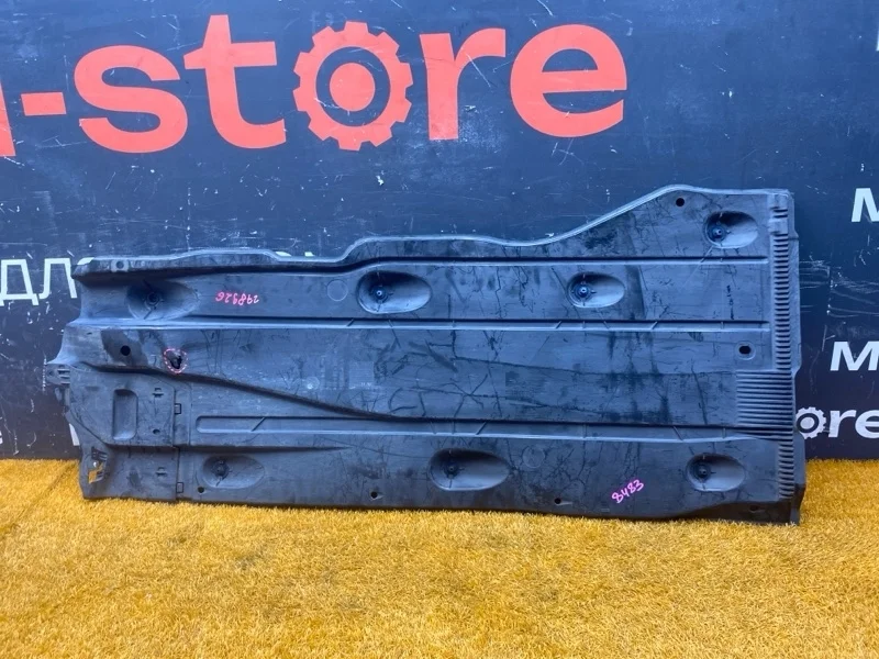 Защита днища кузова Audi A3 2014 5Q0825202L 8V CXS, правая