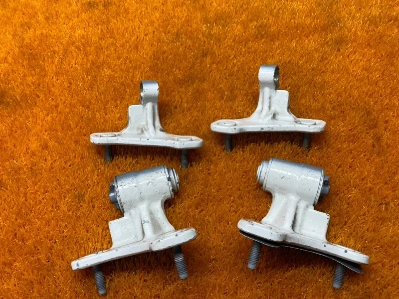 Петля двери Mercedes-Benz C-Class 2010 W204 271.860, передняя