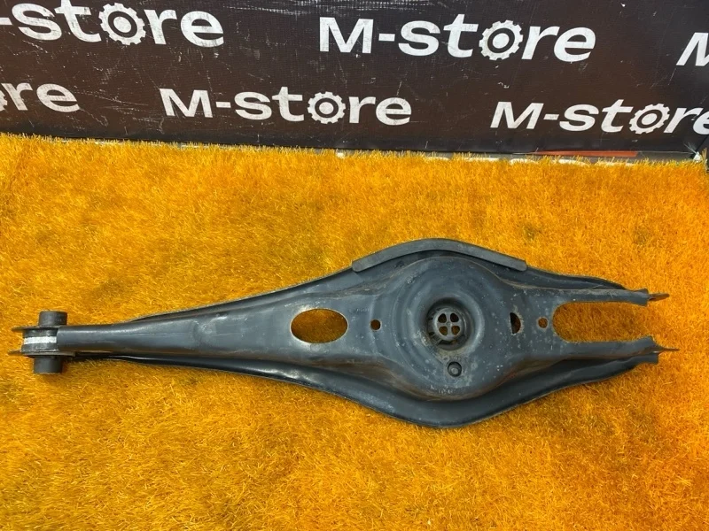 Рычаг подвески нижний Audi A3 2014 5Q0505311D 8V CXS, задний левый