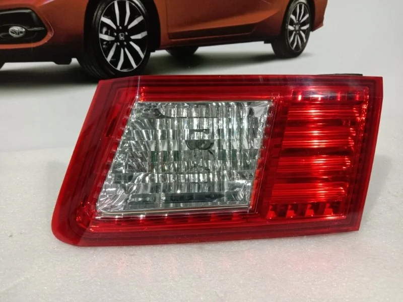 Фонарь в крышку багажника правый Honda Accord 8 CU