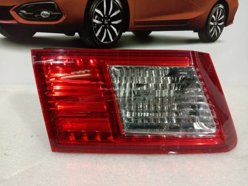 Фонарь в крышку багажника левый Honda Accord 8 CU