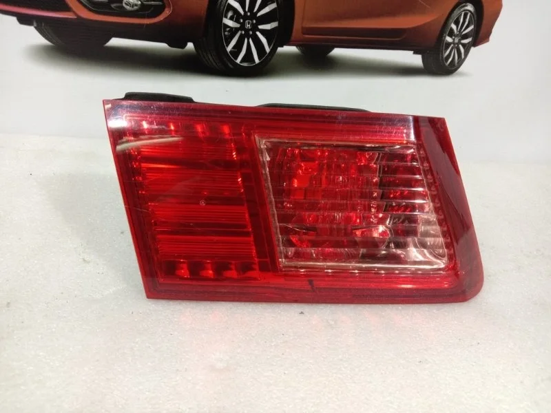 Фонарь в крышку багажника левый Honda Accord 8 CU