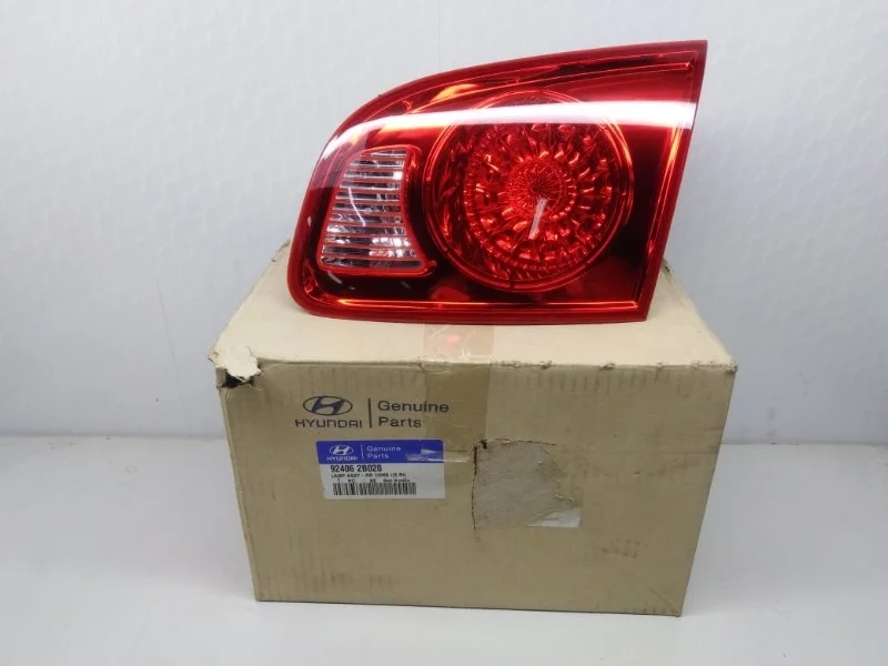 Фонарь в крышку багажника задний правый Hyundai