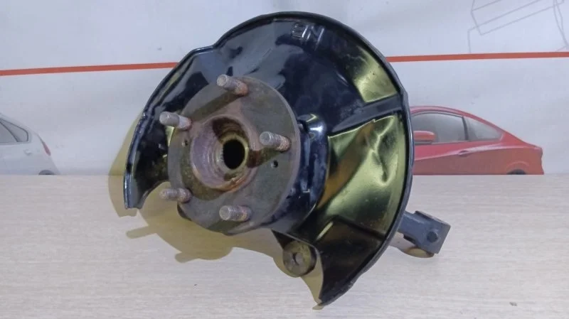 Поворотный кулак передний левый Honda Civic FD