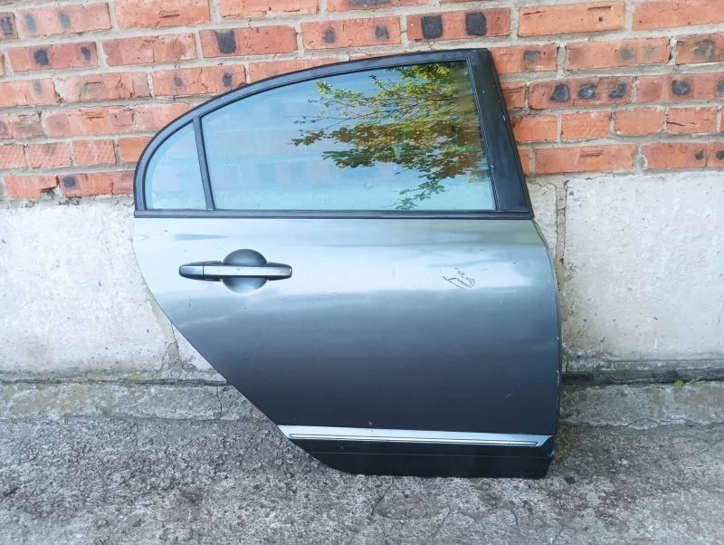 Дверь задняя правая Honda Civic 4D FD R18A1