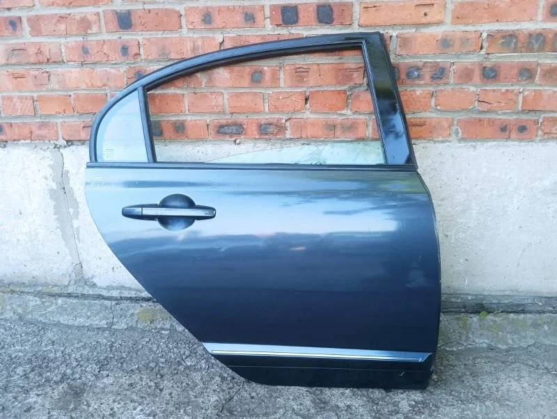 Дверь задняя правая Honda Civic 4D FD R18A1