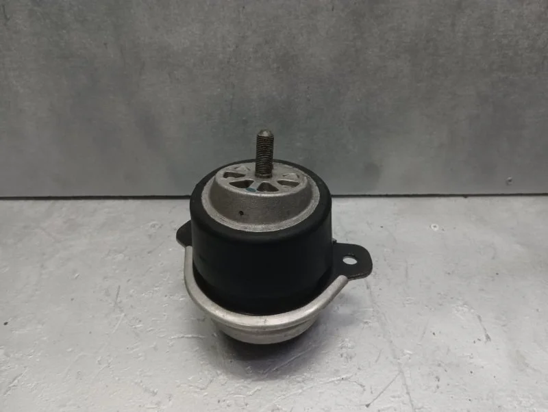 Опора двигателя Kia Sorento G6DB