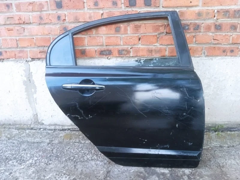 Дверь задняя правая Honda Civic 4D FD R18A1